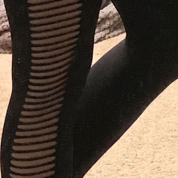 Prince of thieves black side ripped leggings - Picture 6 of 7